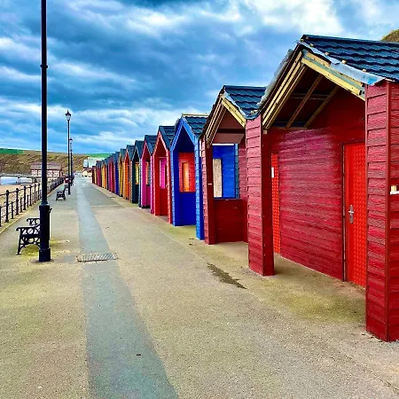 Sandalwood - By The Sea Apartment Saltburn-by-the-Sea