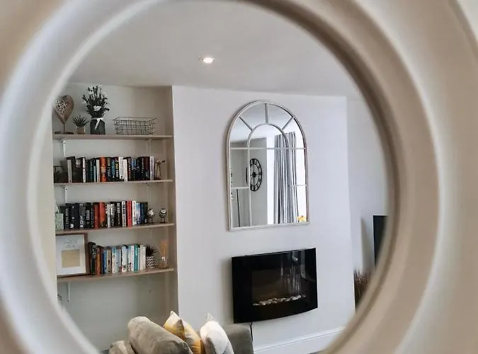 Sandalwood - By The Sea *