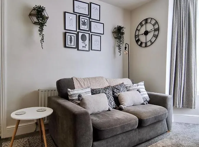 Sandalwood - By The Sea * Saltburn-by-the-Sea