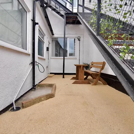 Sandalwood - By The Sea سولتبرن باي ذا سي